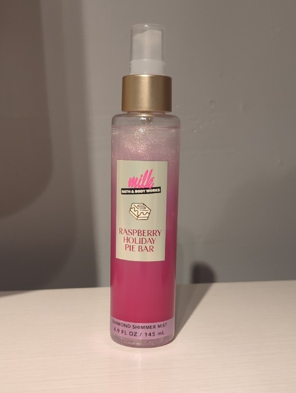Bath & Body Works Milk Raspberry Holiday Pie Bar Diamond Shimmer Mist - Pink